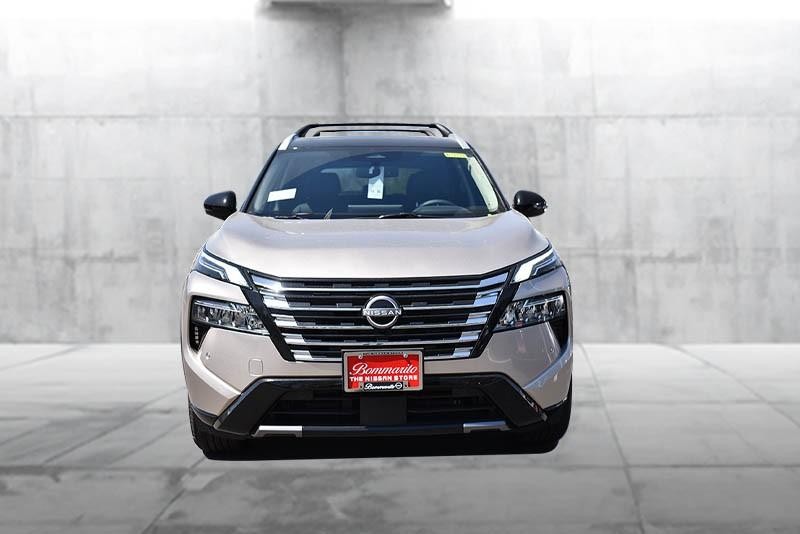 Nissan Rogue Vehicle Image 04
