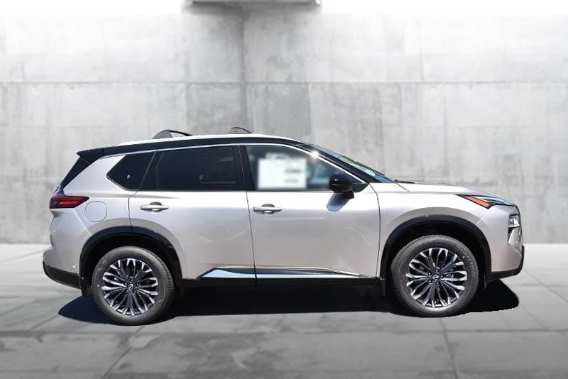 Nissan Rogue Vehicle Image 05