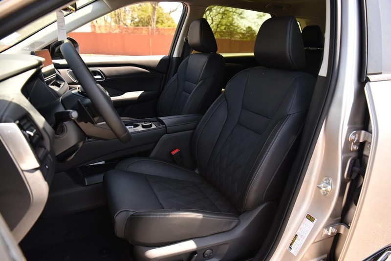 Nissan Rogue Vehicle Image 20