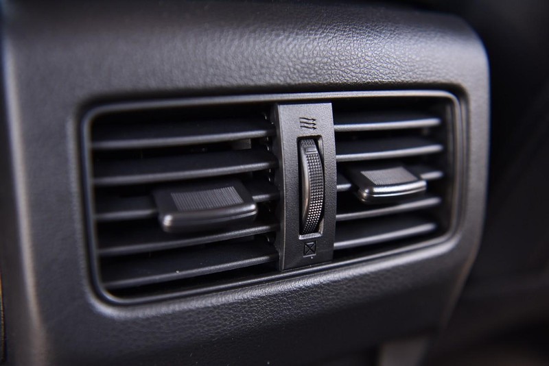 Nissan Rogue Vehicle Image 24