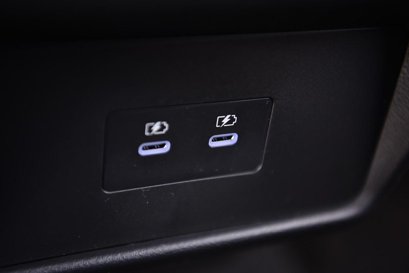 Nissan Rogue Vehicle Image 25