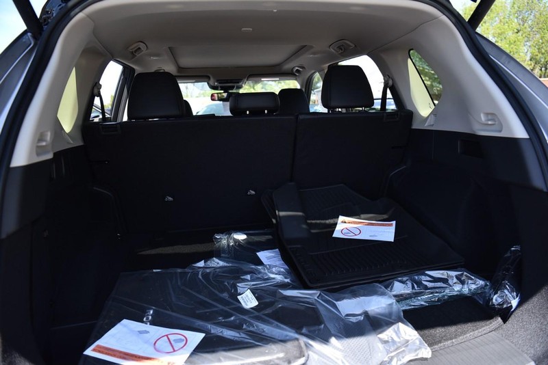 Nissan Rogue Vehicle Image 26