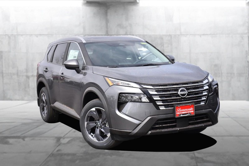 Nissan Rogue Vehicle Image 02