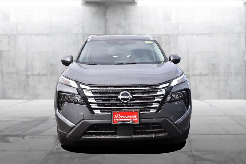 Nissan Rogue Vehicle Image 04