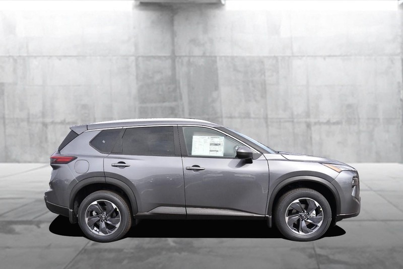Nissan Rogue Vehicle Image 05