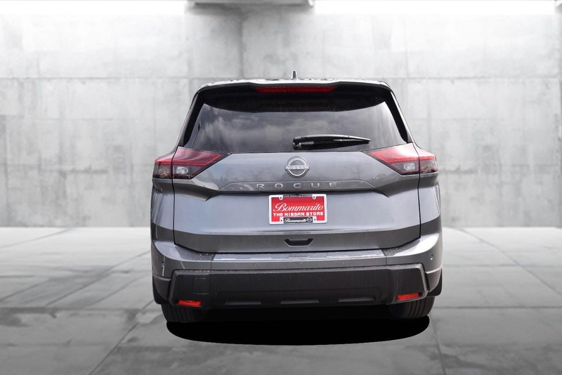 Nissan Rogue Vehicle Image 06