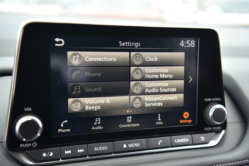 Nissan Rogue Vehicle Image 16