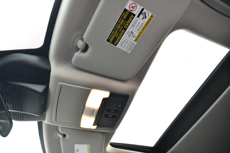Nissan Rogue Vehicle Image 20