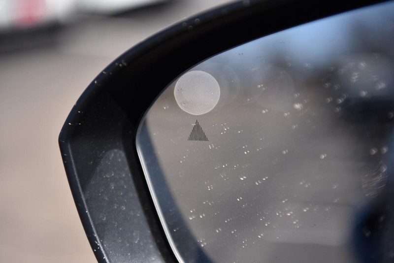 Nissan Rogue Vehicle Image 09