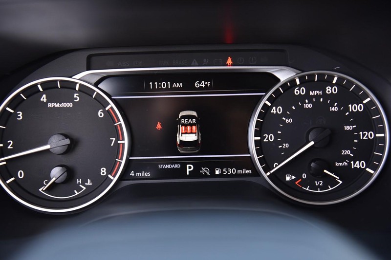Nissan Rogue Vehicle Image 11