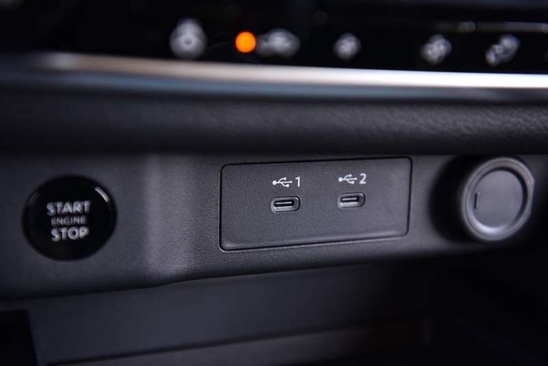 Nissan Rogue Vehicle Image 14