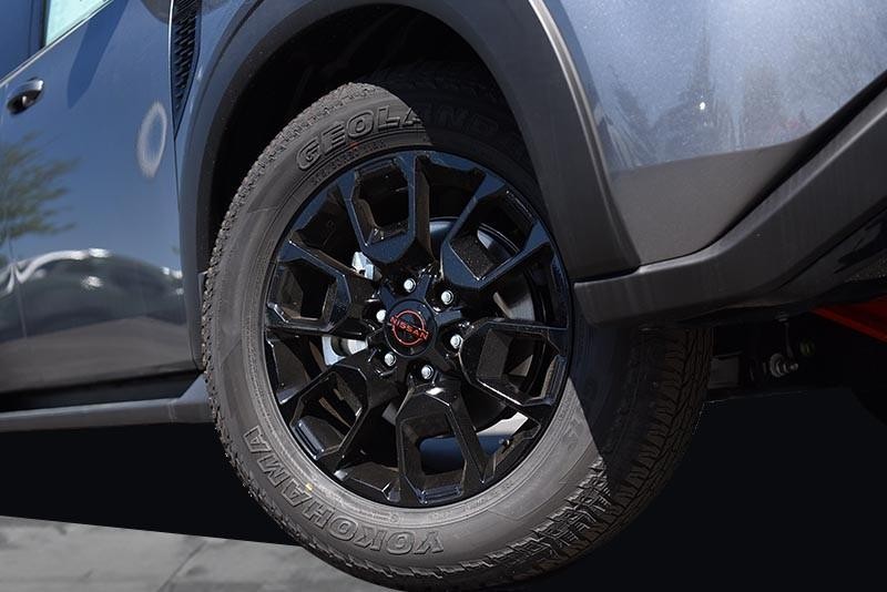 Nissan Armada Vehicle Image 03