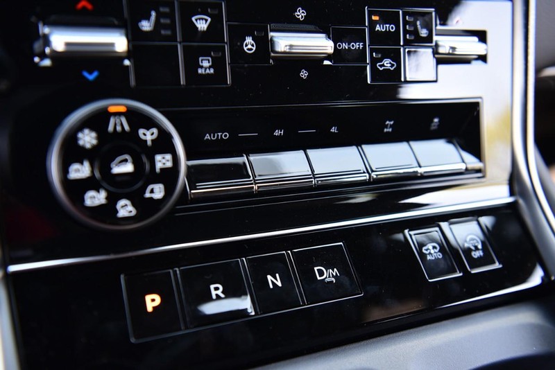 Nissan Armada Vehicle Image 18