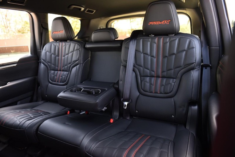 Nissan Armada Vehicle Image 28