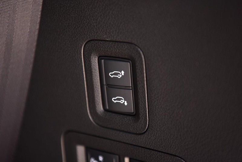 Nissan Armada Vehicle Image 33