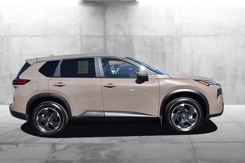 Nissan Rogue Vehicle Image 05