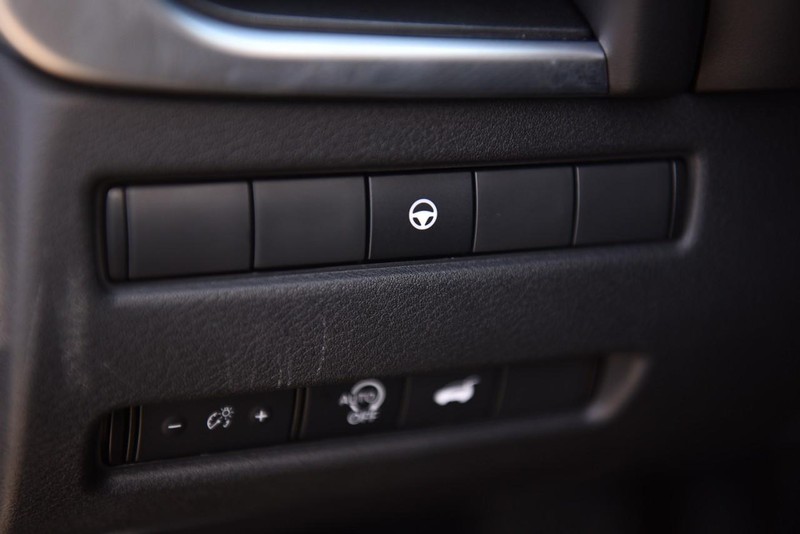 Nissan Rogue Vehicle Image 10