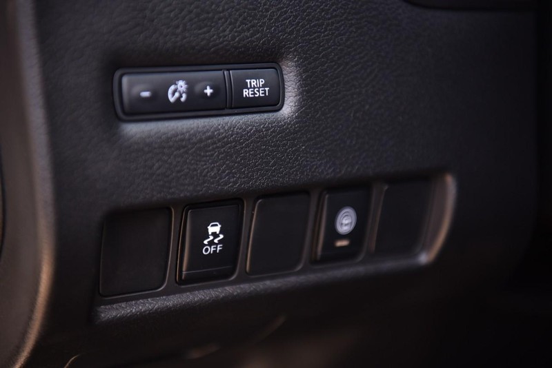 Nissan Murano Vehicle Image 11