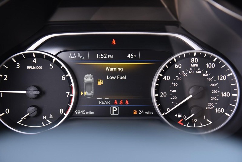 Nissan Murano Vehicle Image 12