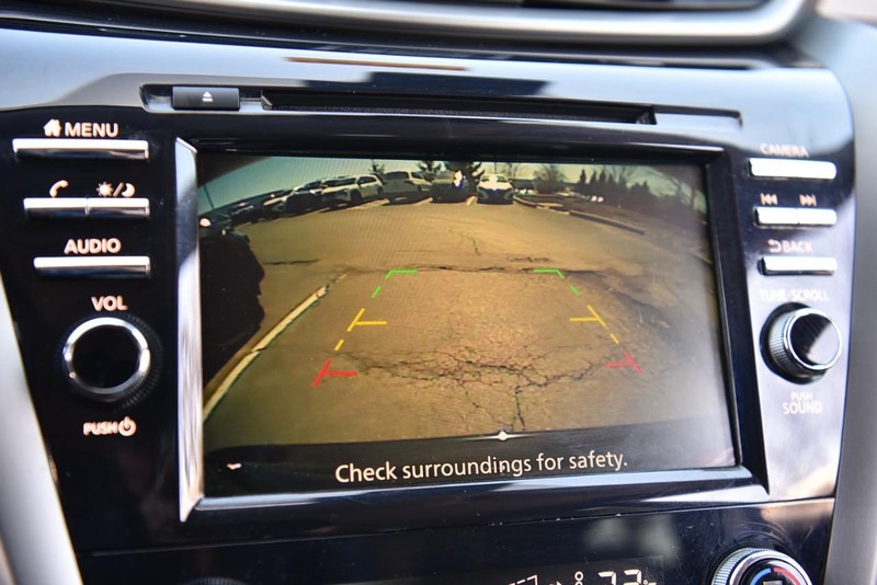 Nissan Murano Vehicle Image 13