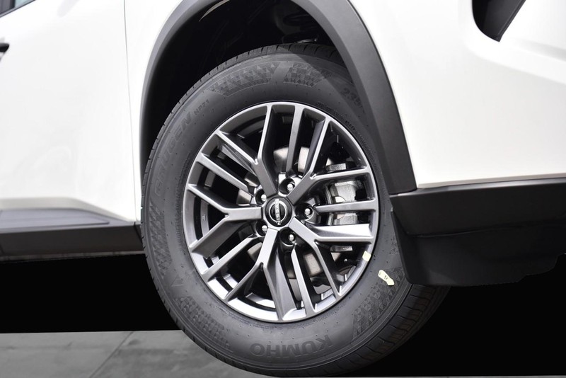 Nissan Rogue Vehicle Image 03