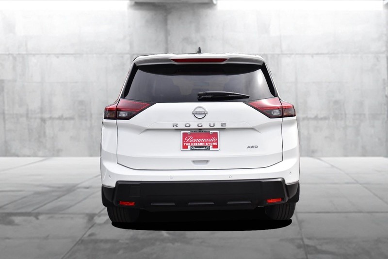 Nissan Rogue Vehicle Image 06