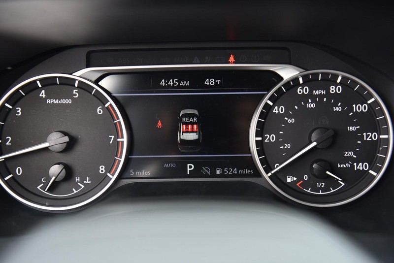 Nissan Rogue Vehicle Image 11