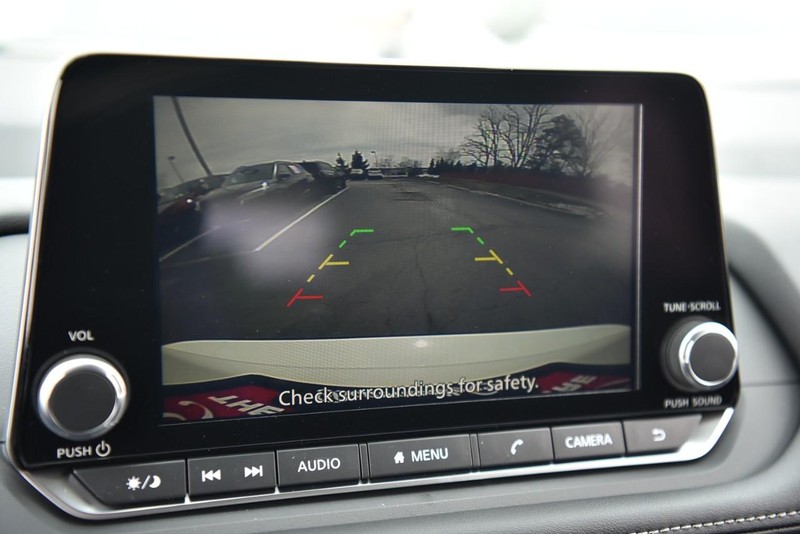 Nissan Rogue Vehicle Image 12