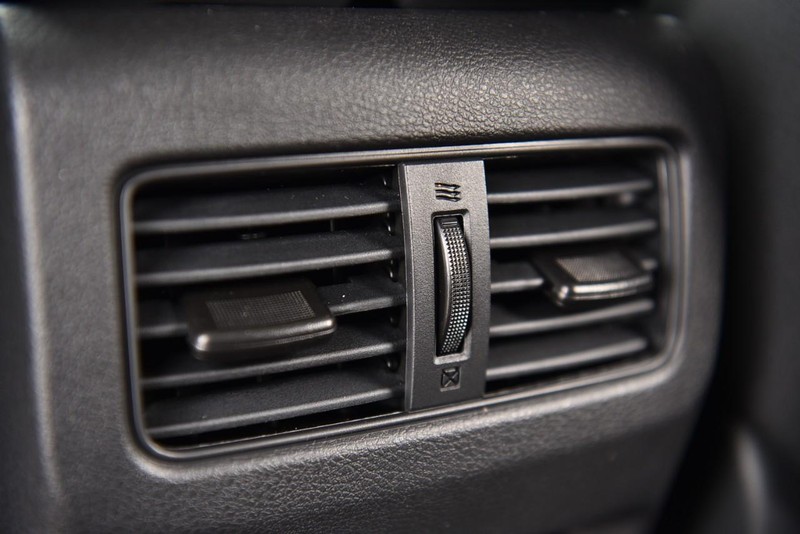 Nissan Rogue Vehicle Image 21