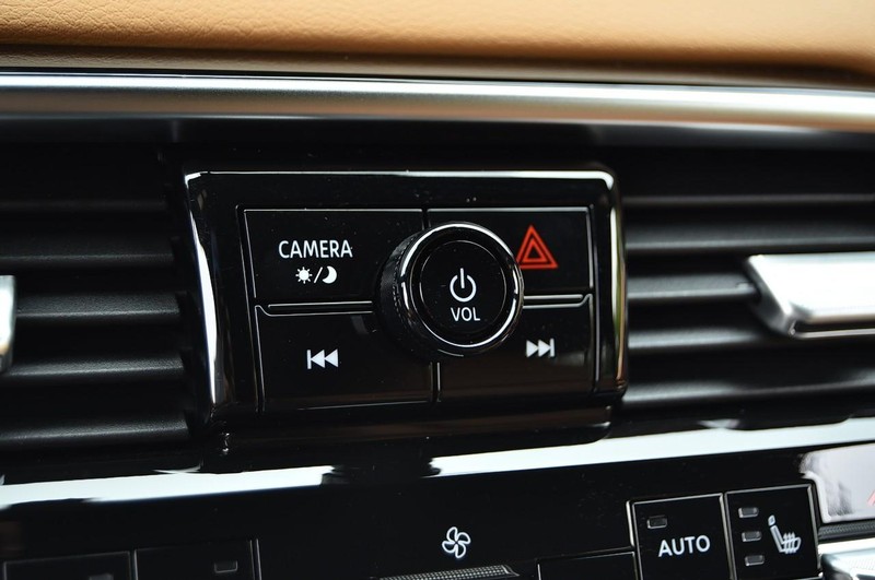 Nissan Armada Vehicle Image 18