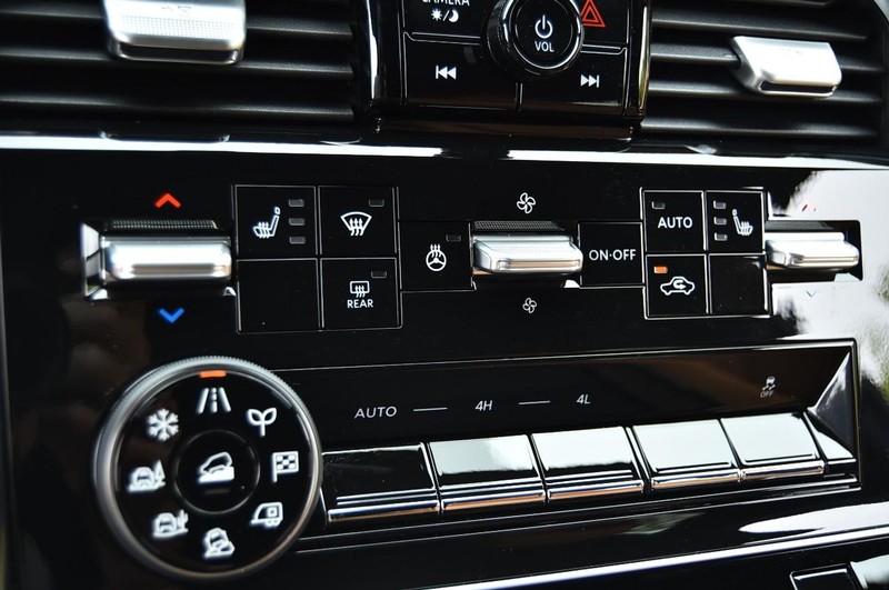 Nissan Armada Vehicle Image 19