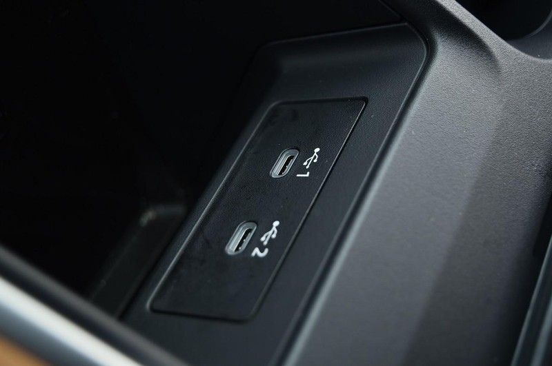 Nissan Armada Vehicle Image 21
