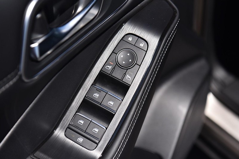 Nissan Rogue Vehicle Image 09