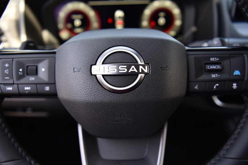 Nissan Rogue Vehicle Image 20