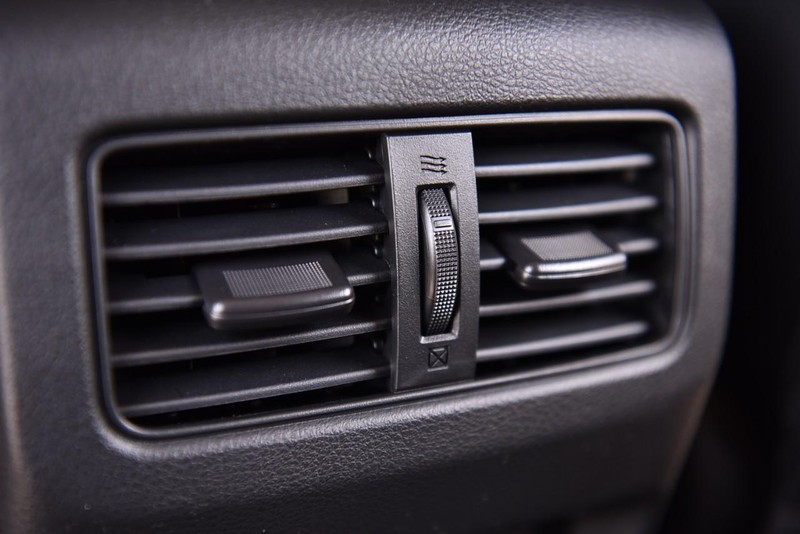 Nissan Rogue Vehicle Image 25