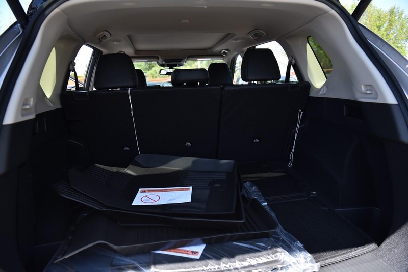 Nissan Rogue Vehicle Image 27