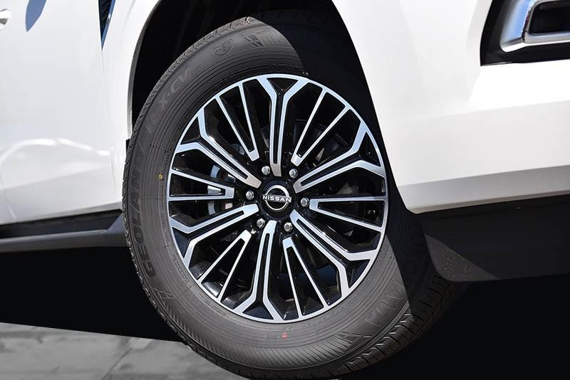 Nissan Armada Vehicle Image 03