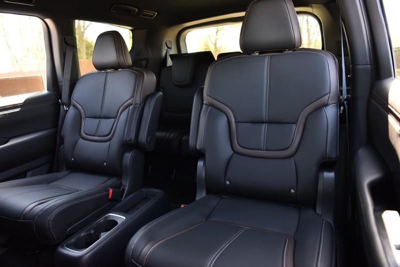 Nissan Armada Vehicle Image 27
