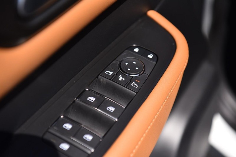 Nissan Armada Vehicle Image 09