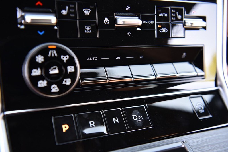Nissan Armada Vehicle Image 21