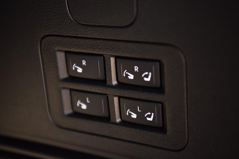 Nissan Armada Vehicle Image 32