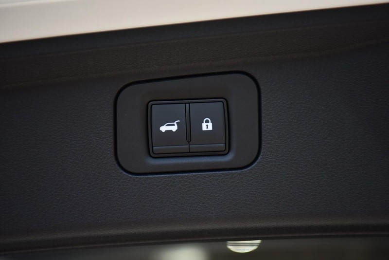 Nissan Armada Vehicle Image 33