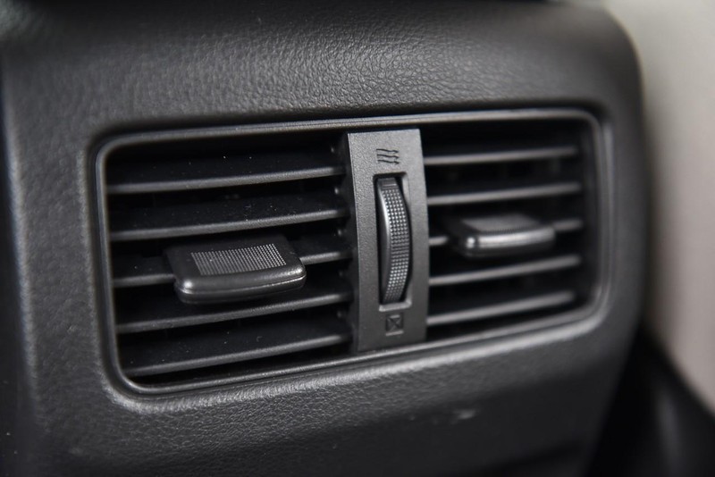 Nissan Rogue Vehicle Image 21