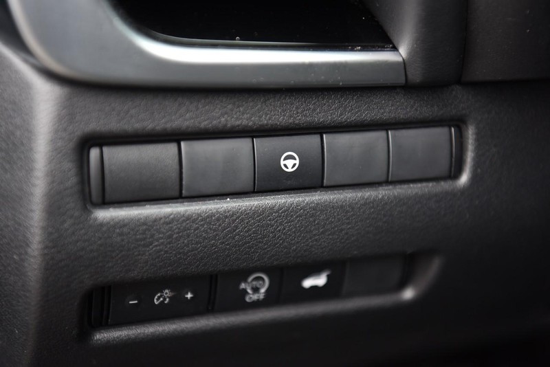 Nissan Rogue Vehicle Image 11