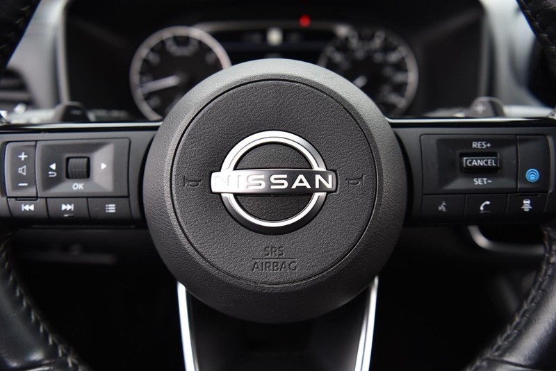 Nissan Rogue Vehicle Image 18