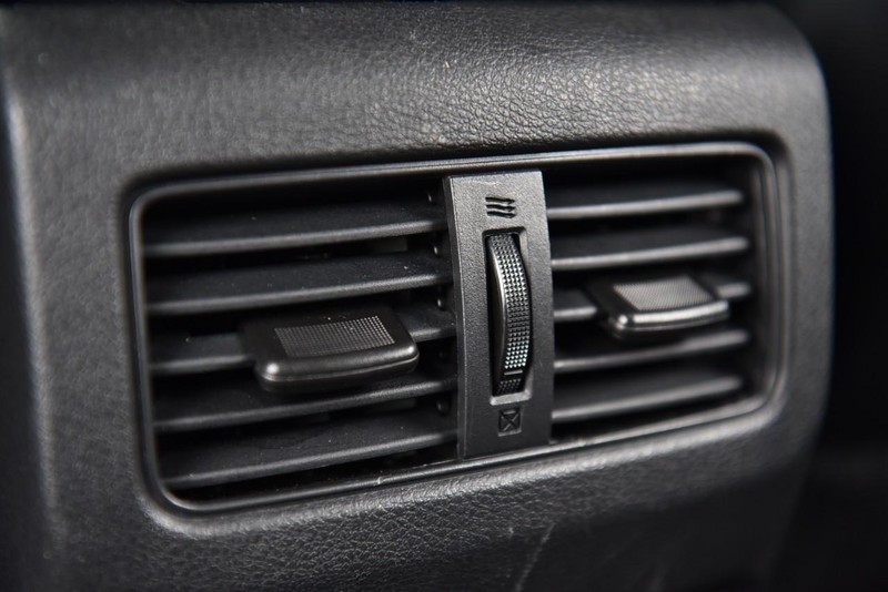 Nissan Rogue Vehicle Image 23
