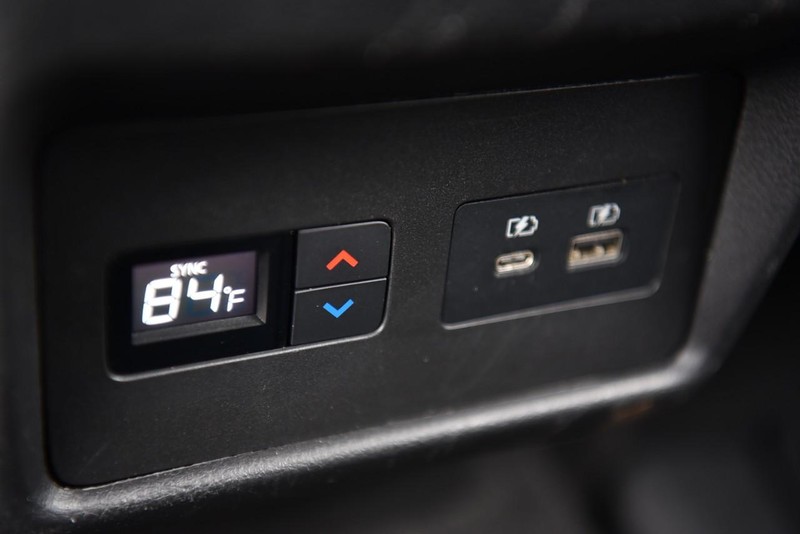 Nissan Rogue Vehicle Image 24