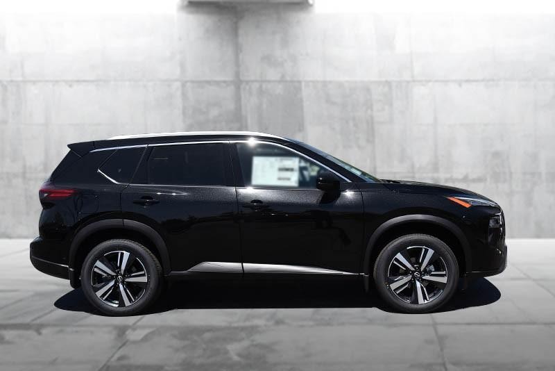 Nissan Rogue Vehicle Image 05