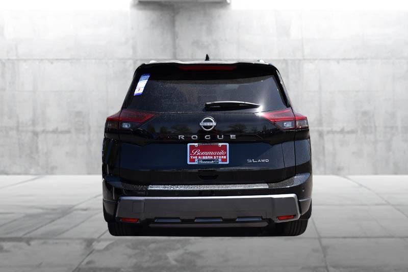Nissan Rogue Vehicle Image 06