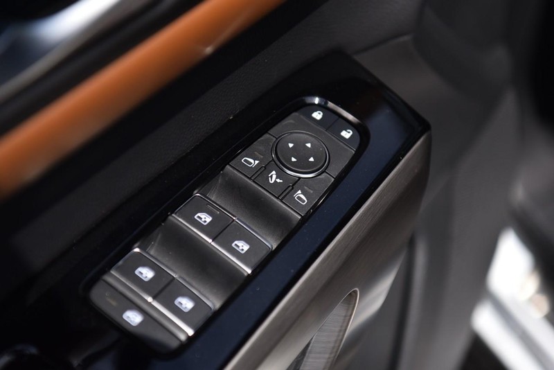 Nissan Pathfinder Vehicle Image 09